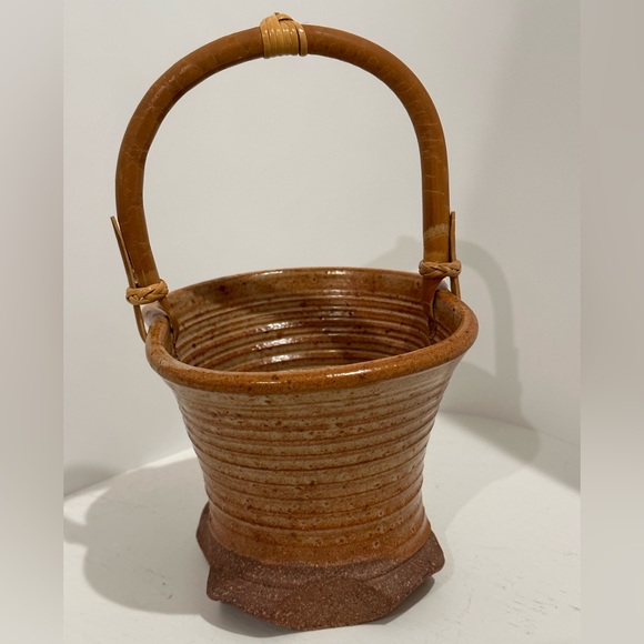 Vintage Studio Pottery Vessel Ikebana Bamboo Handle Signed (00499) - Picture 5 of 15